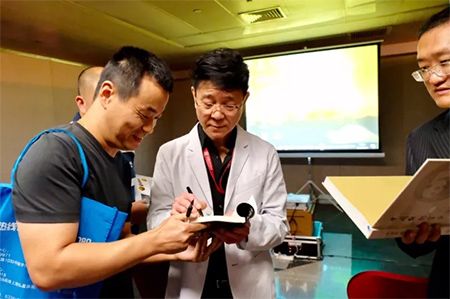 人民币硬币发行60周年全国巡展在上海图书馆隆重开幕