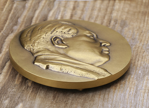 新章预定:红色记忆—毛泽东像章纪念章