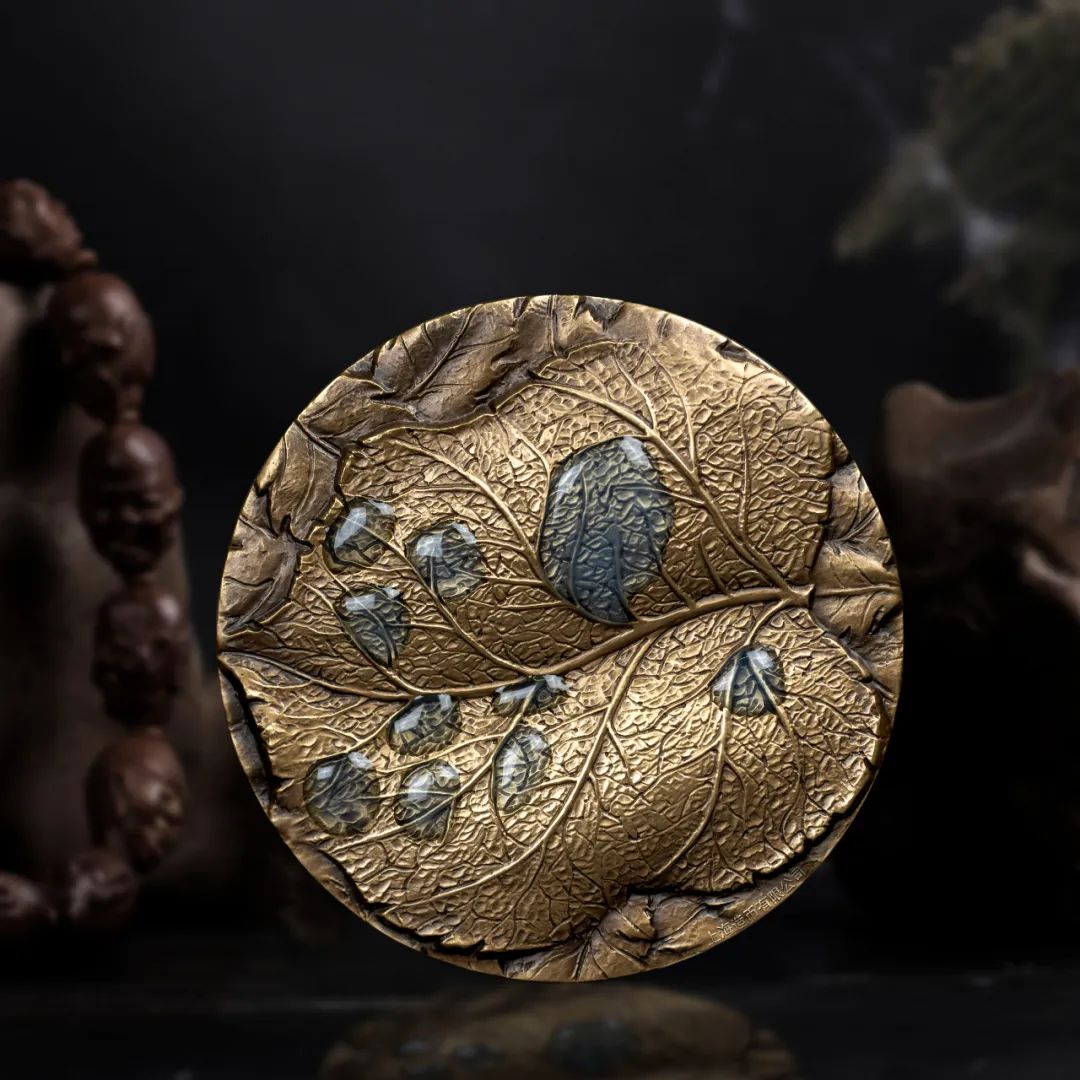 新品现货订购:对视---上币2024年朱熙华新作